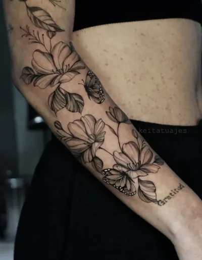 Tatuaje fine line realizado en Studio X Project — Fine line